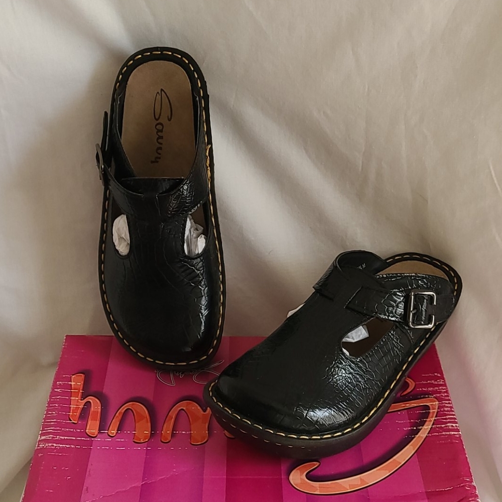 Savvy Nursing Shoes Black Samll Croco